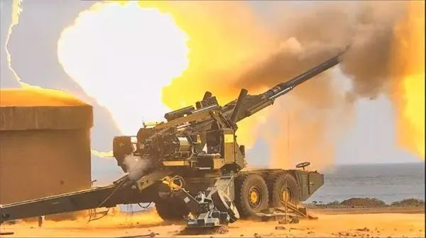 ▲印军试射国产ATAGS牵引火炮视频截图。（印度国防部官网）