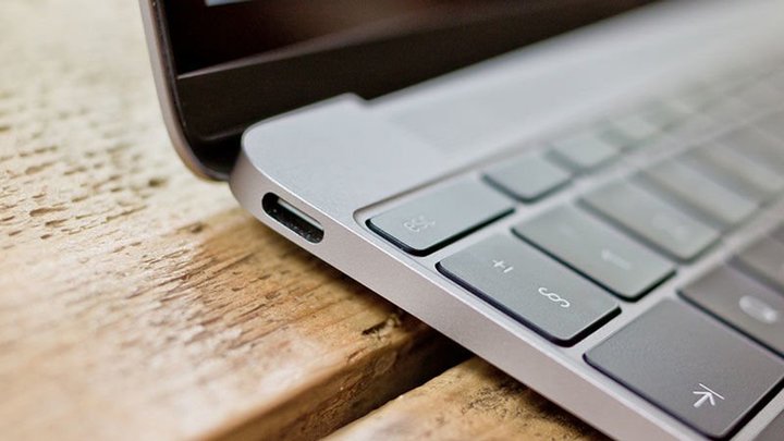  ▲New MacBook 12 只有一个 USB-C 口。 图片来自：Macworld UK